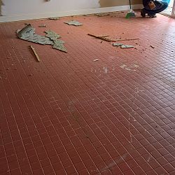 Lovely salmon colored tile floor