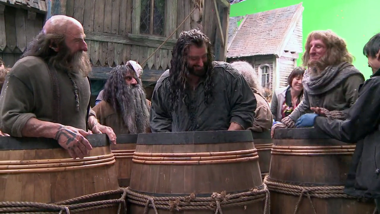 Thorin-in-barrel-the-hobbit-an-unexpected-journey-33335212-1280-720.jpg