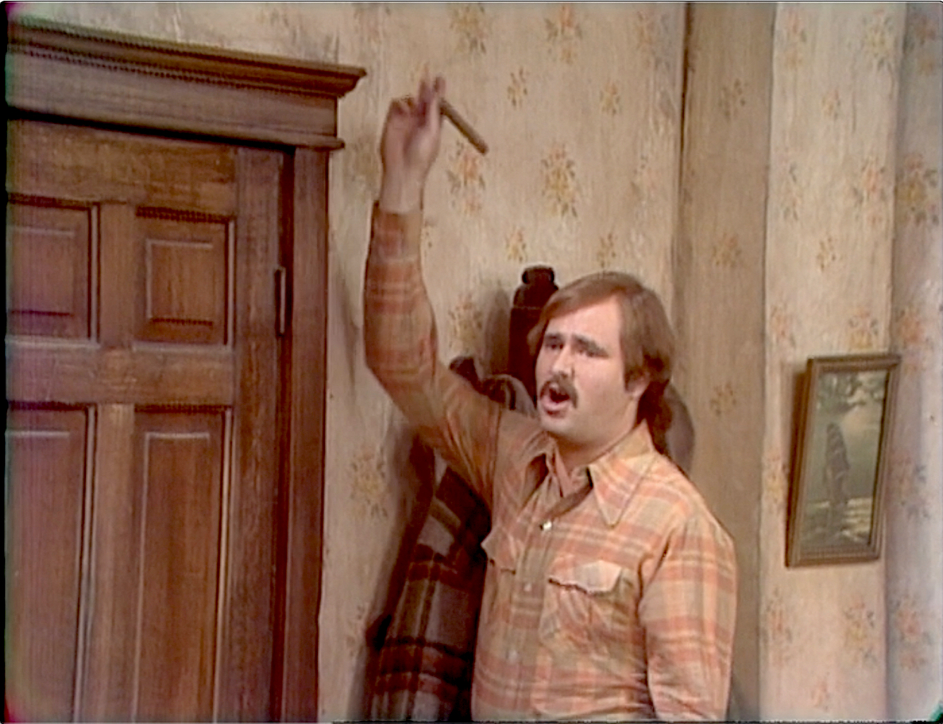 All In The Family S05E23 No Smoking (Mar.01.1975)-144.jpg