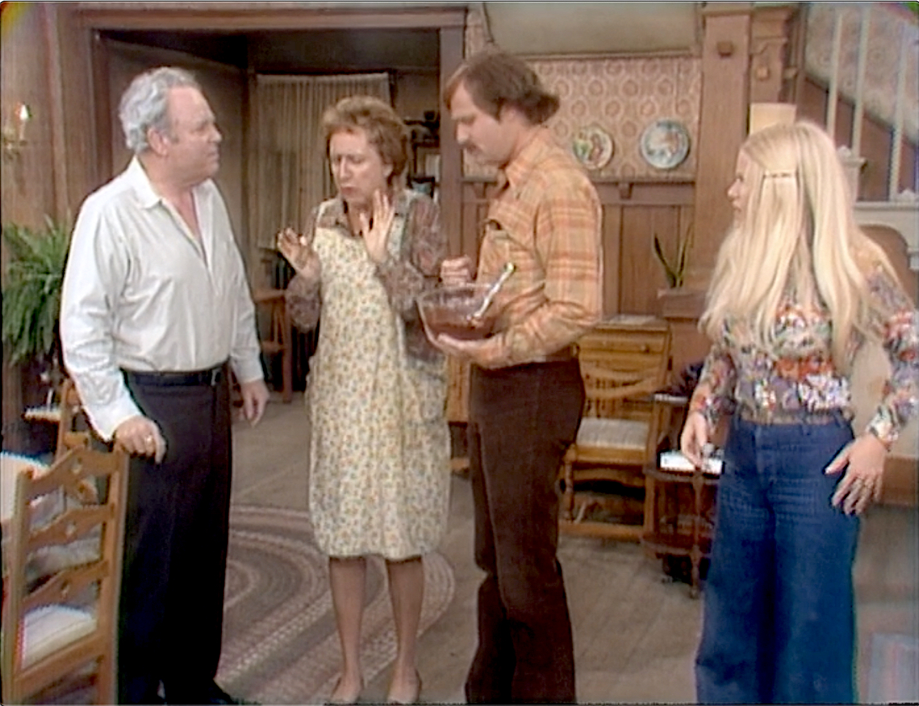 All In The Family S05E23 No Smoking (Mar.01.1975)-197.jpg