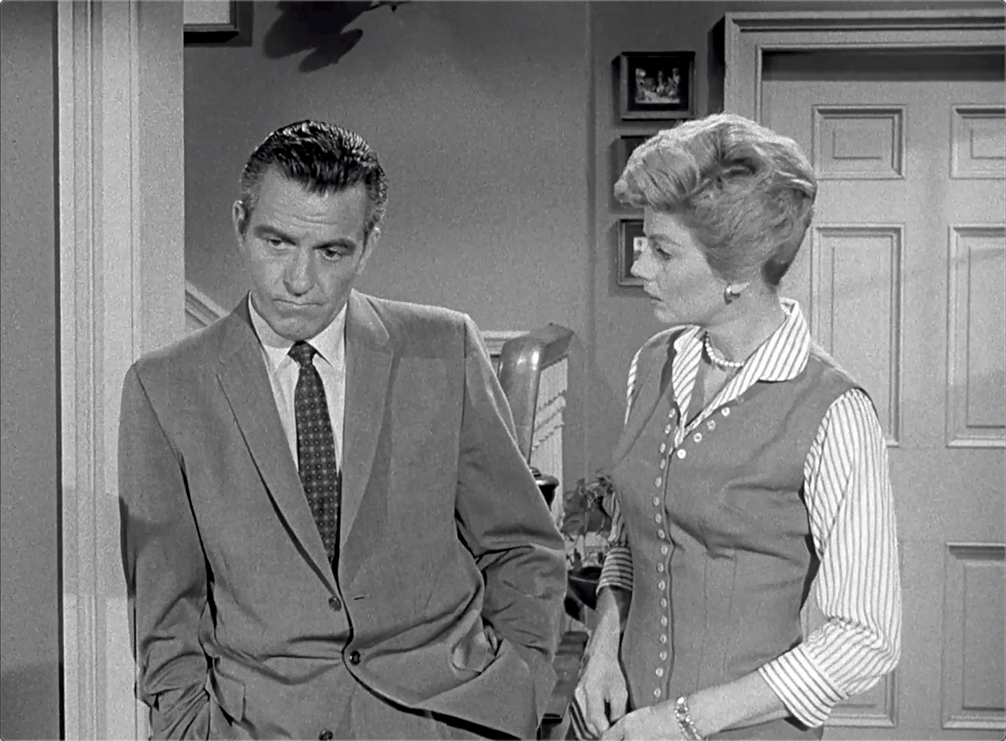 Leave it to Beaver S02E39 Most interesting Character (Jun.25.1959)-40.jpg