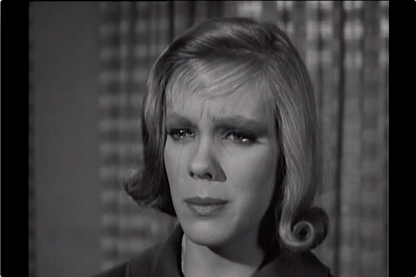 S02E26 Kiss the Maiden All Forlorn (Apr.13.1962)-61.jpg