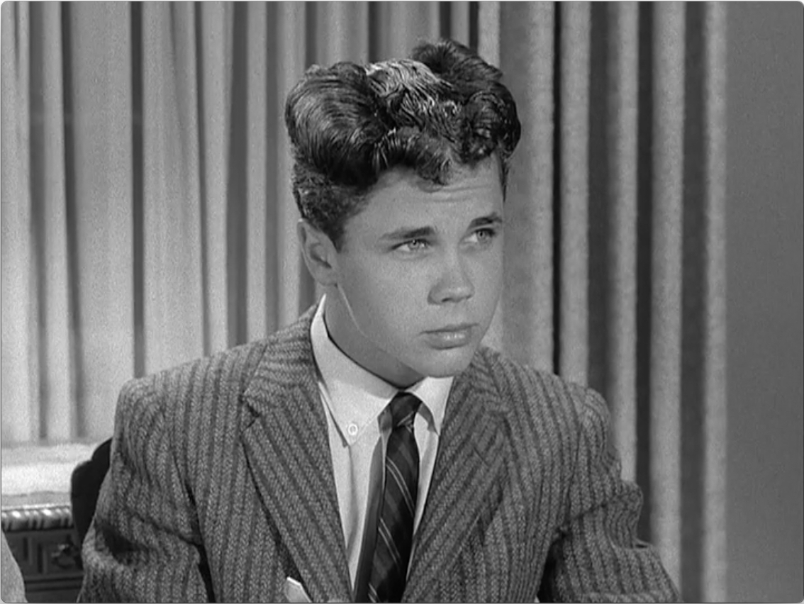 S02E34 Wally's Haircomb (May.21.1959)-12.jpg