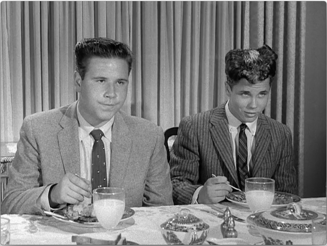 S02E34 Wally's Haircomb (May.21.1959)-17.jpg