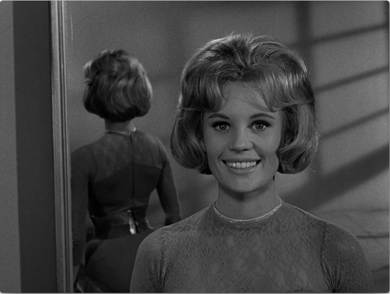 S05E17 Number 12 Looks Just Like You (Jan.24.1964)-56.jpg
