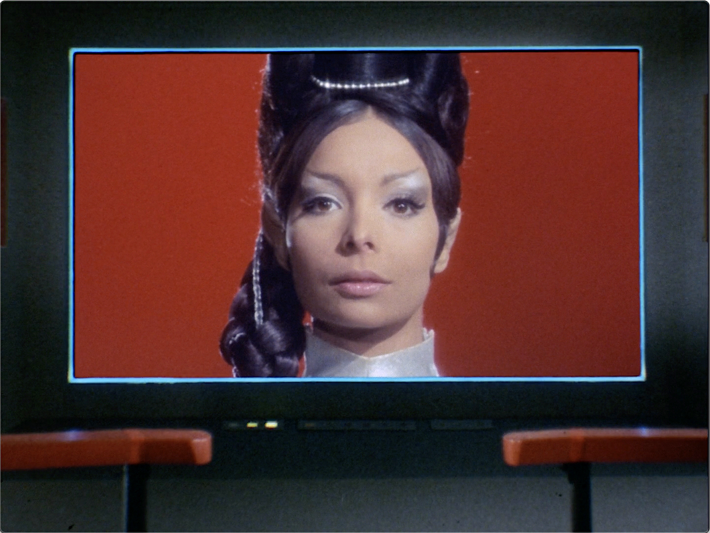 Star Trek S02E01 Amok Time (Sep.15.1967)-1.jpg