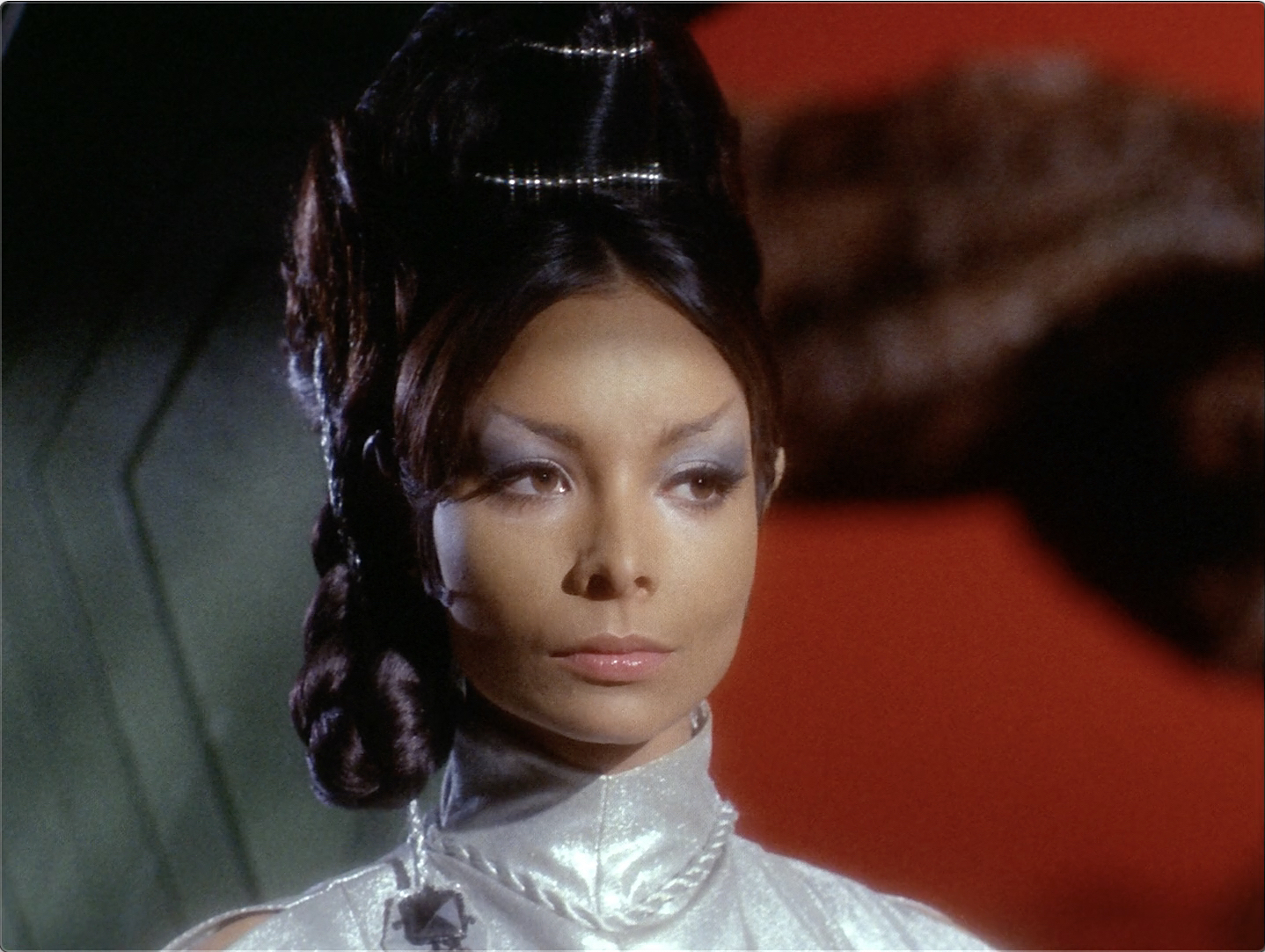Star Trek S02E01 Amok Time (Sep.15.1967)-5.jpg
