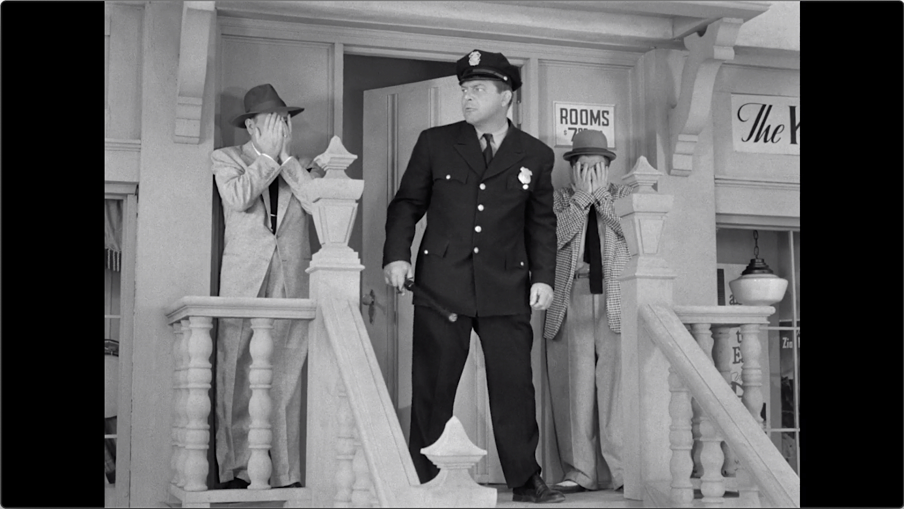 The Abbott and Costello Show S01E01 The Drugstore (Dec.05.1952)-003.jpg