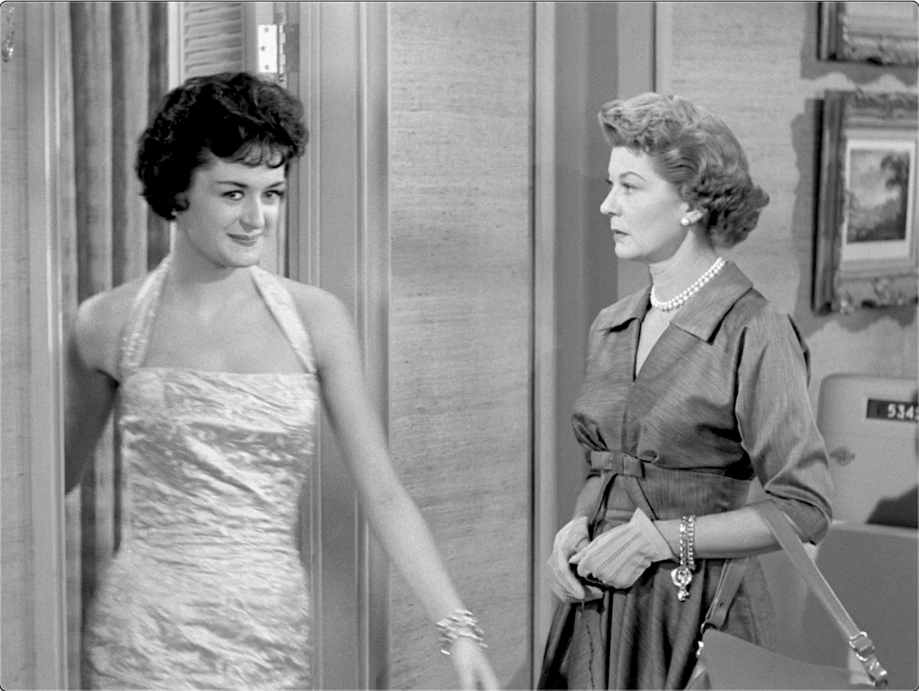 The Adventures of Ozzie and Harriet S07E10 The Dress Shop (Dec.03.1958)-9.jpg
