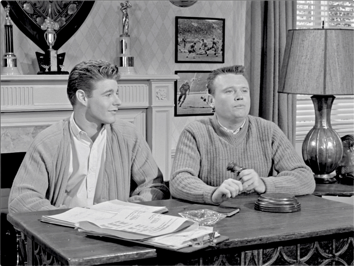 The Adventures of Ozzie and Harriet S09E13 Piano for the Fraternity (Dec.21.1960)-12.jpg