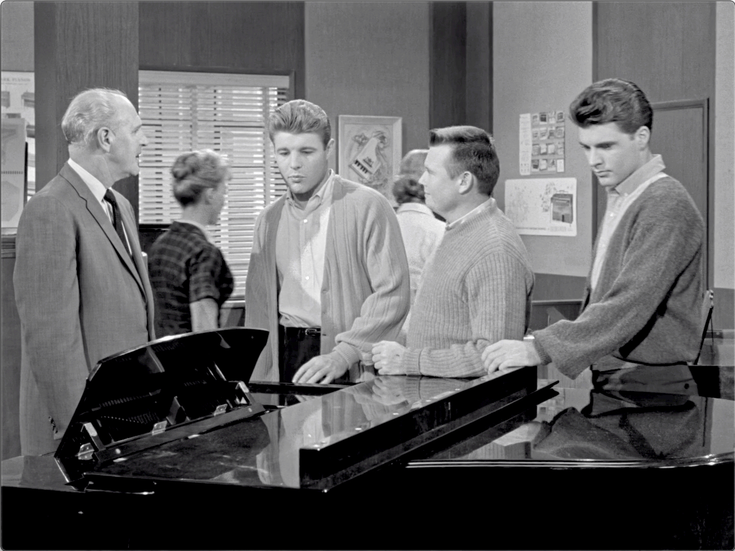 The Adventures of Ozzie and Harriet S09E13 Piano for the Fraternity (Dec.21.1960)-21.jpg