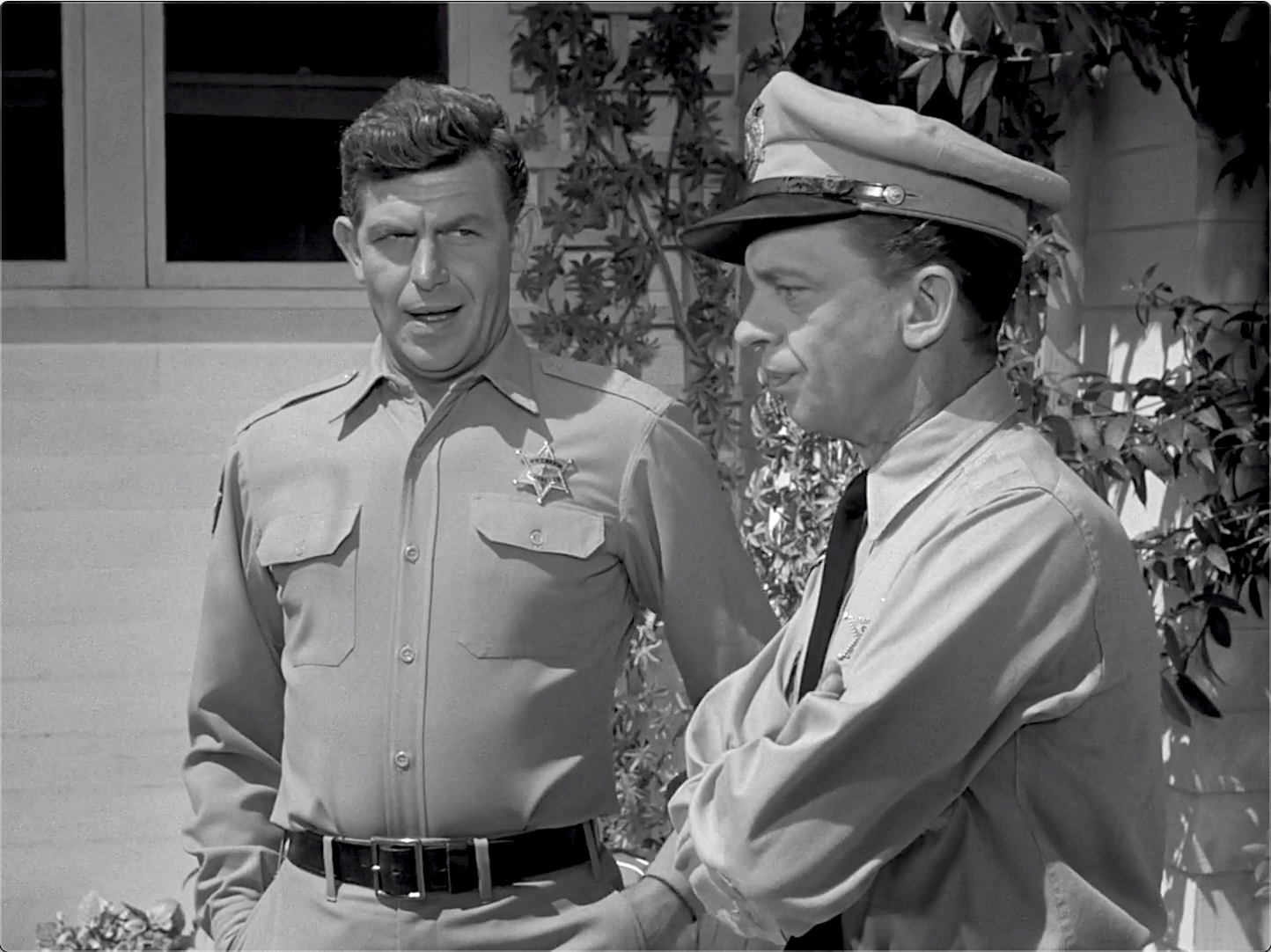 The Andy Griffith Show S03E01 Mr. McBeevee (Oct.01.1962)-23.jpg