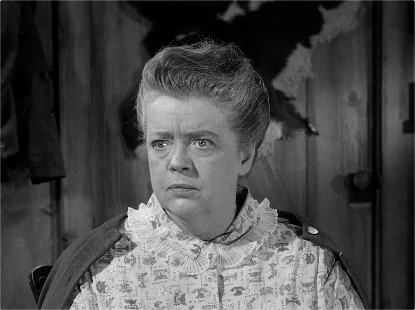 The Andy Griffith Show S04E05 Briscoe Declares for Aunt Bee (Oct.28.1963)-148.jpg