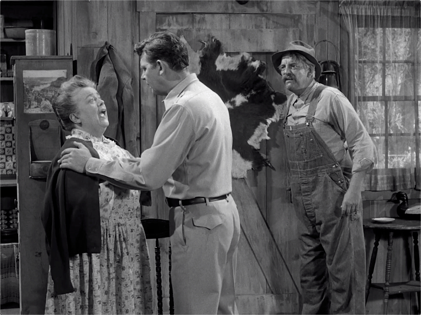 The Andy Griffith Show S04E05 Briscoe Declares for Aunt Bee (Oct.28.1963)-150.jpg