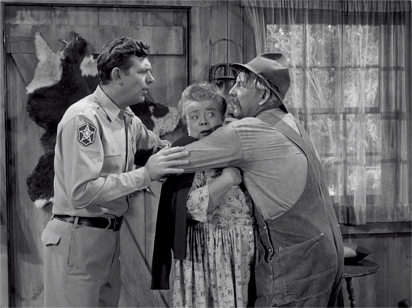 The Andy Griffith Show S04E05 Briscoe Declares for Aunt Bee (Oct.28.1963)-161.jpg