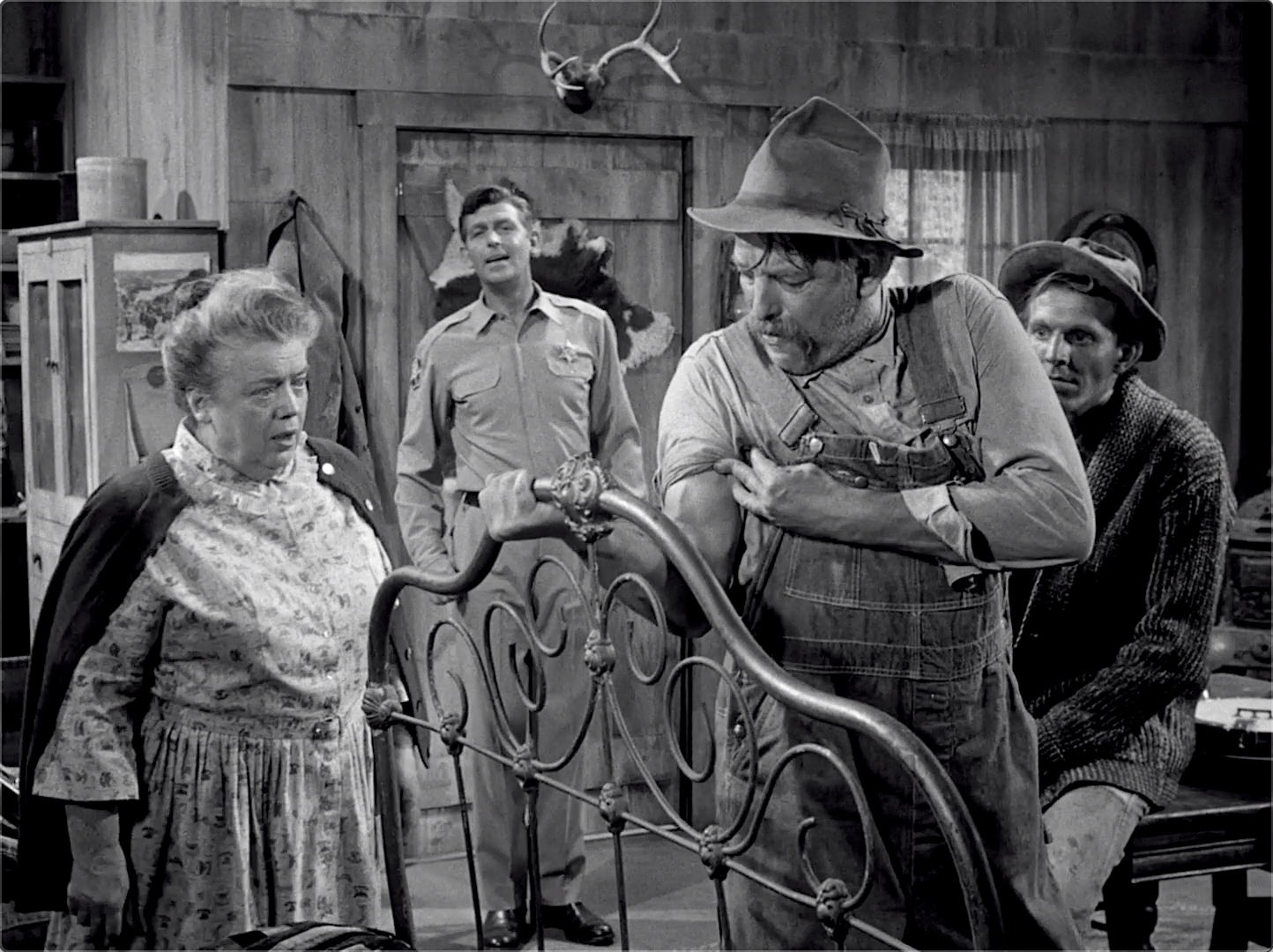 The Andy Griffith Show S04E05 Briscoe Declares for Aunt Bee (Oct.28.1963)-165.jpg