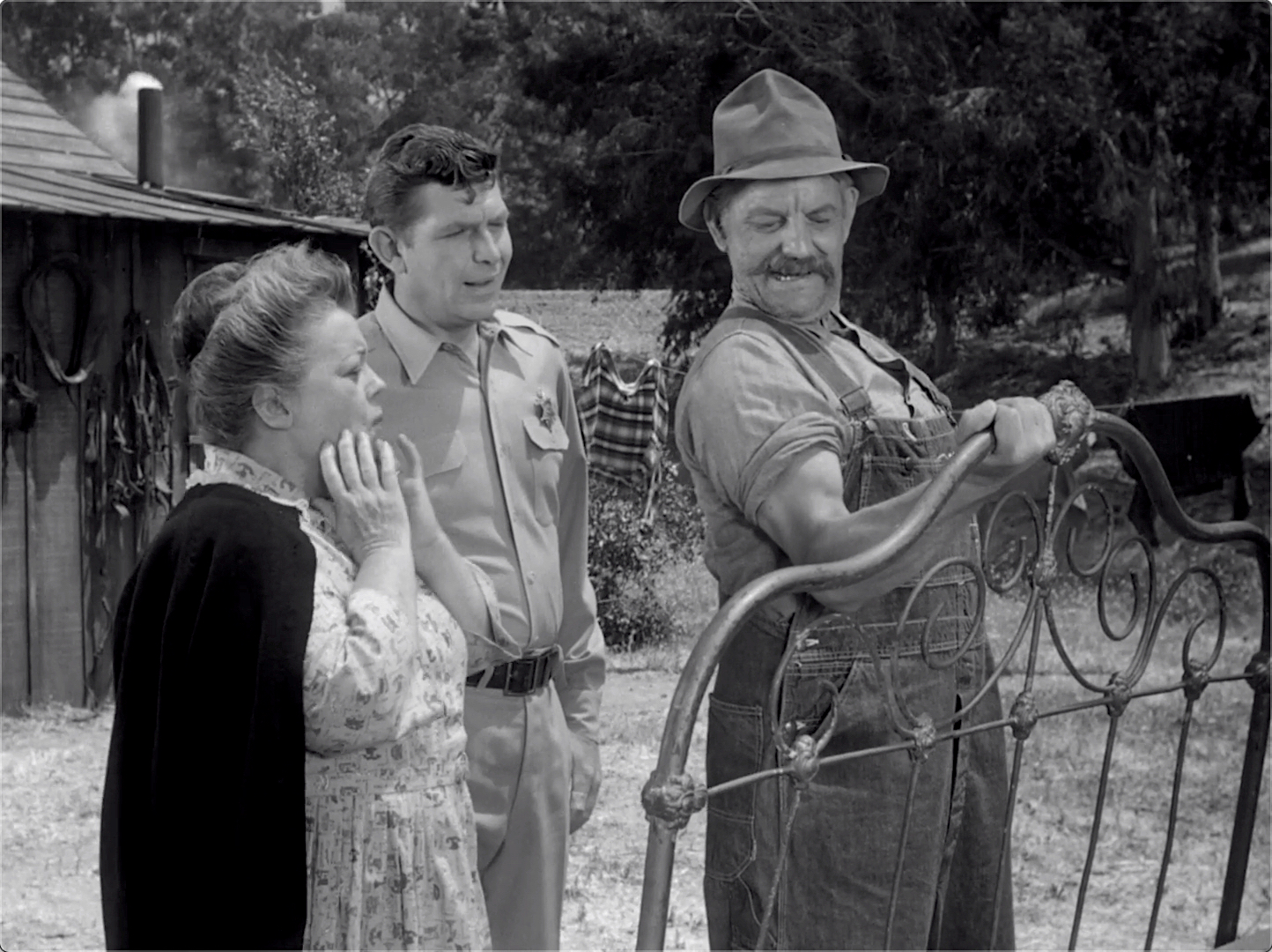 The Andy Griffith Show S04E05 Briscoe Declares for Aunt Bee (Oct.28.1963)-168.jpg