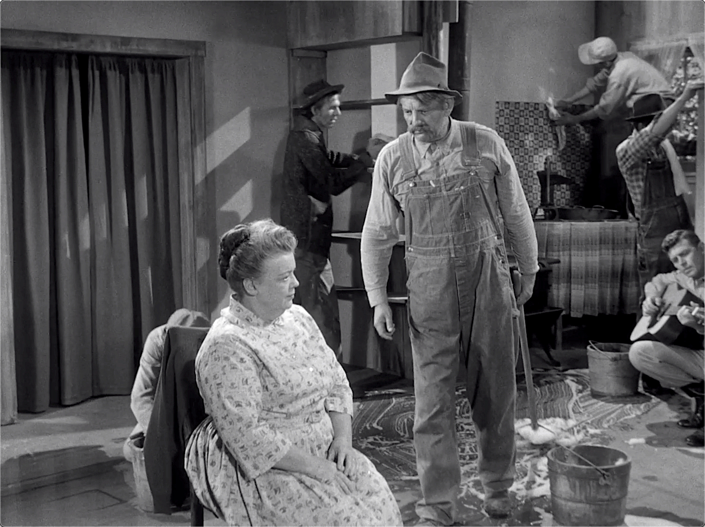 The Andy Griffith Show S04E05 Briscoe Declares for Aunt Bee (Oct.28.1963)-172.jpg