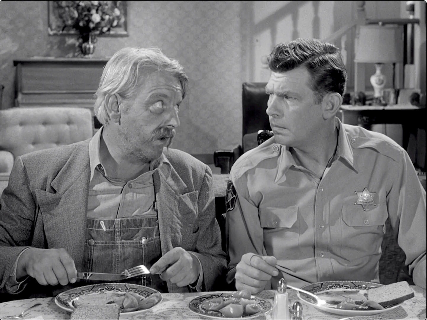 The Andy Griffith Show S04E05 Briscoe Declares for Aunt Bee (Oct.28.1963)-46.jpg