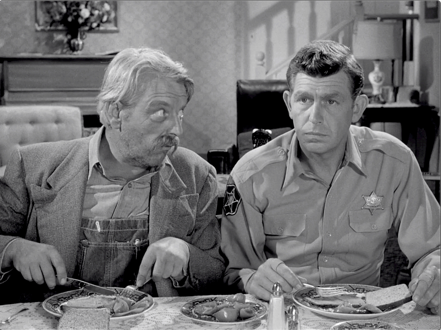 The Andy Griffith Show S04E05 Briscoe Declares for Aunt Bee (Oct.28.1963)-48.jpg