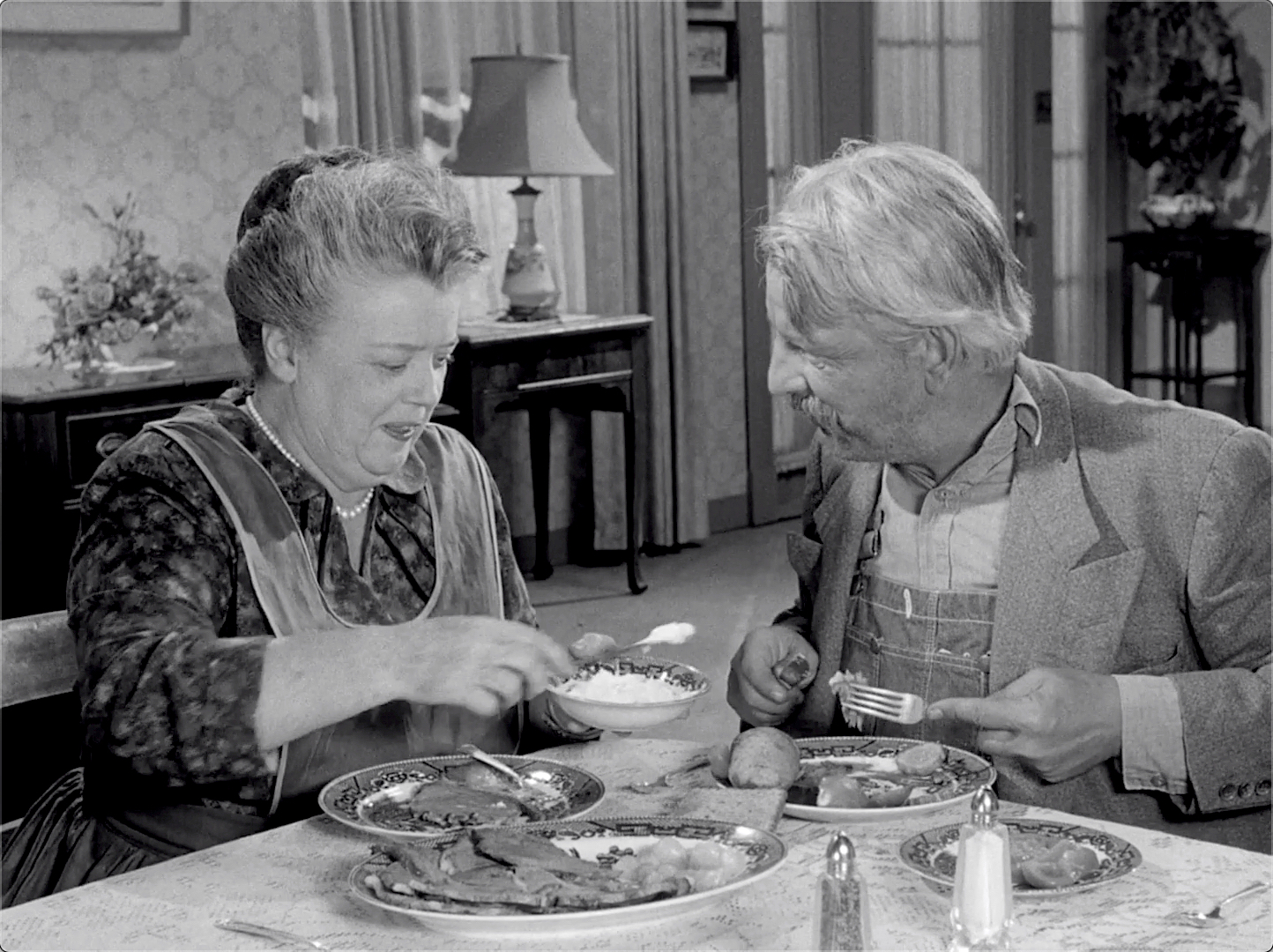 The Andy Griffith Show S04E05 Briscoe Declares for Aunt Bee (Oct.28.1963)-56.jpg
