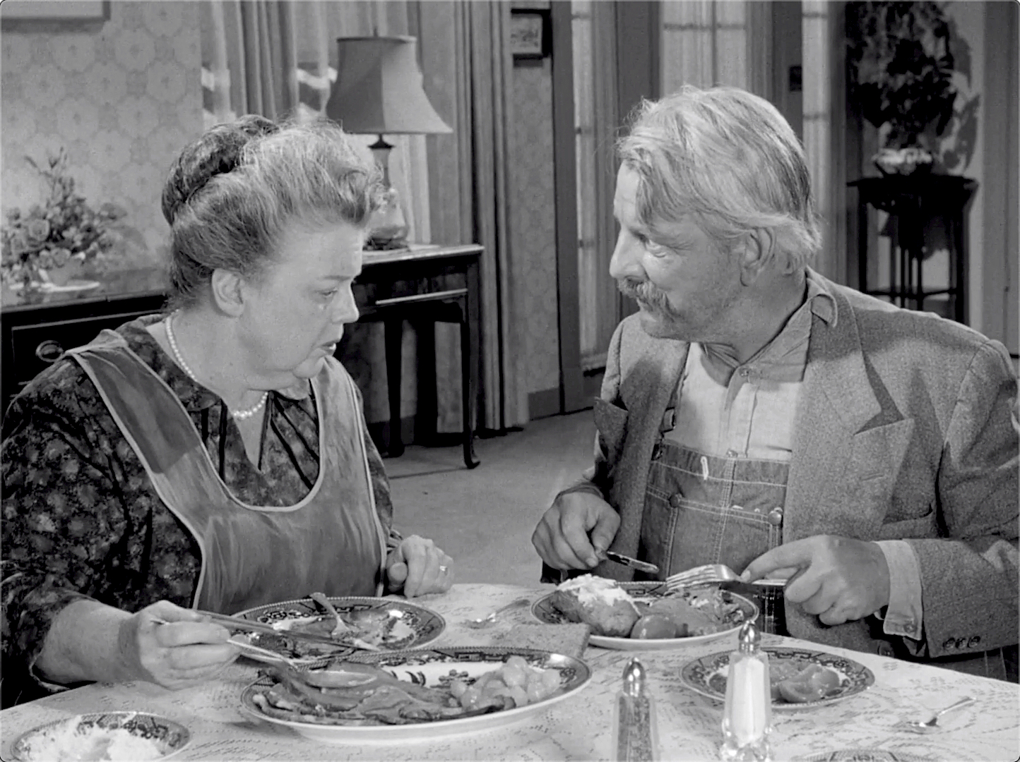 The Andy Griffith Show S04E05 Briscoe Declares for Aunt Bee (Oct.28.1963)-63.jpg