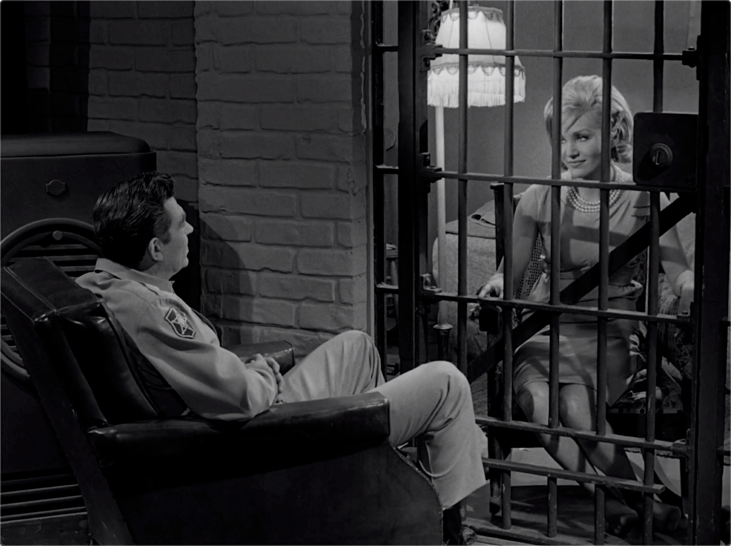 The Andy Griffith Show S04E18 Prisoner Of Love (Feb.10.1964)-120.jpg