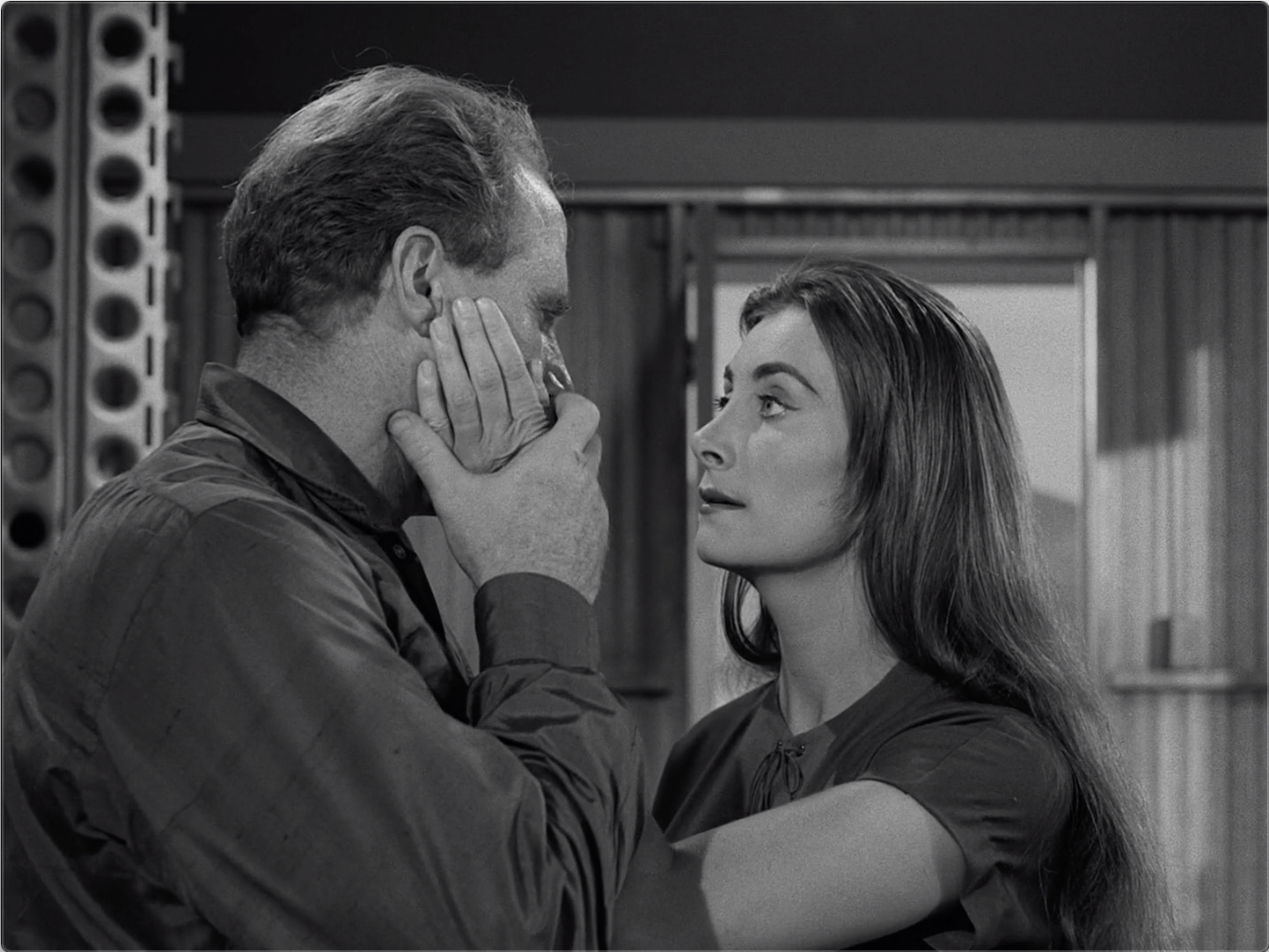 The Twilight Zone S01E07 The Lonely (Nov.13.1959)-47.jpg