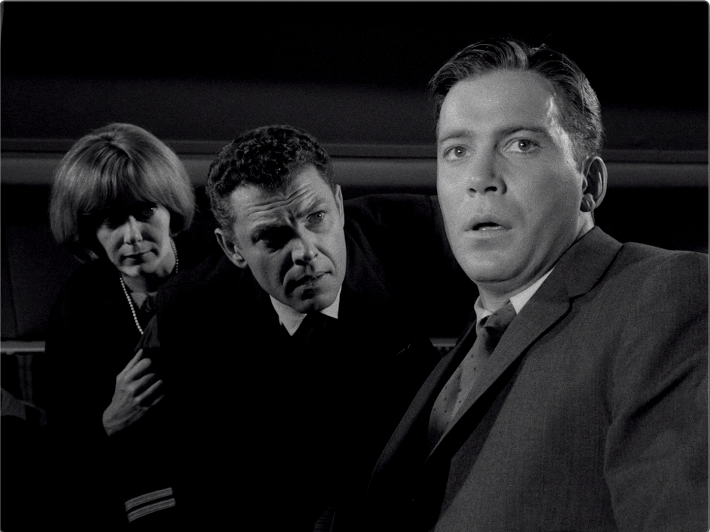 The Twilight Zone S05E03 Nightmare at 20,000 Feet (Oct.11.1963)-198.jpg