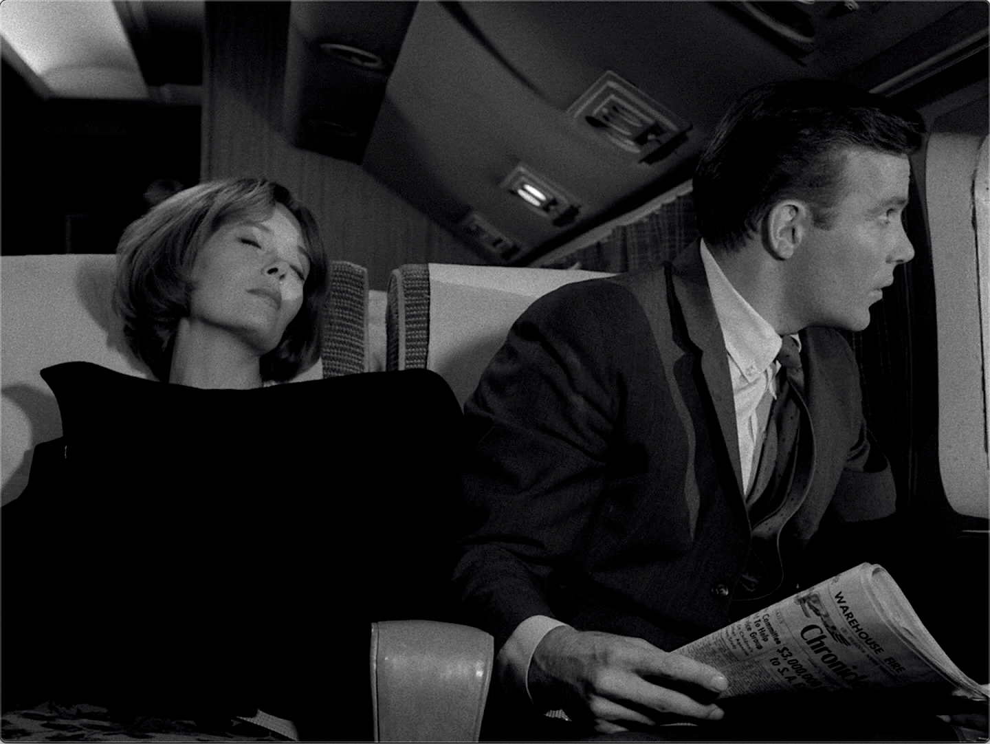 The Twilight Zone S05E03 Nightmare at 20,000 Feet (Oct.11.1963)-62.jpg