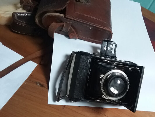 zeiss ikonta.jpg