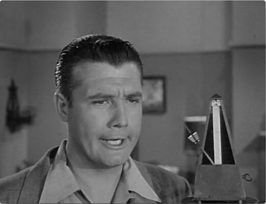 S02E10 The Face and the Voice (Nov.21.1953)-27.jpg