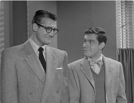 S02E10 The Face and the Voice (Nov.21.1953)-110.jpg