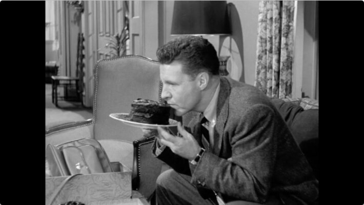 S02E18 The Camera (Jan.15.1954)-5.jpg
