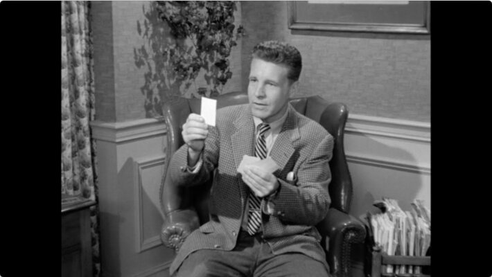 S02E18 The Camera (Jan.15.1954)-11.jpg
