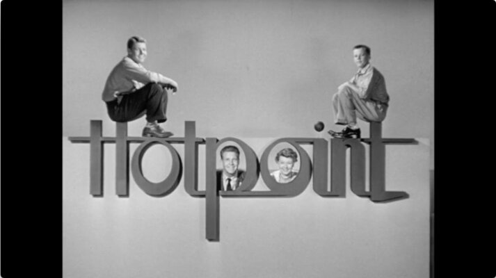 S02E18 The Camera (Jan.15.1954)-15.jpg