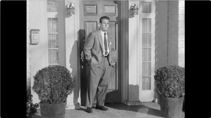 S02E33 New Neighbor (Apr.30.1954)-7.jpg