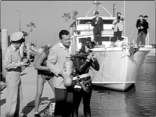 S02E06 The Stunt (Feb.08.1959)-2.jpg