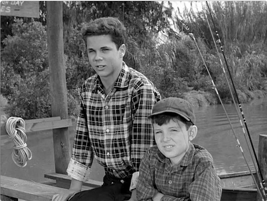 S02E13 Happy Weekend (Dec.25.1958)-38.jpg