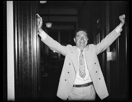 Huey_Long_1935_LOC_hec_39385.jpeg