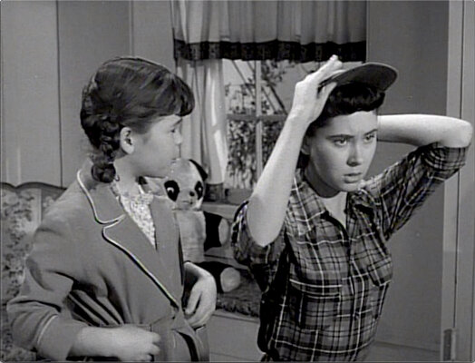 Fathers Knows Best S02E30 Betty Girl Engineer (Apr.11.1956)-40.jpg