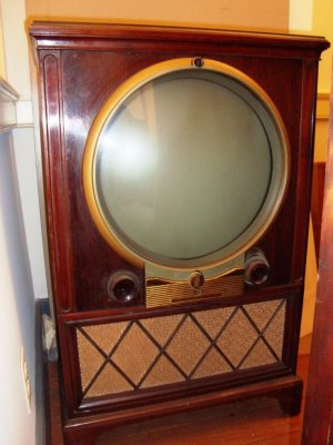 vintage-television-set-white-tv.jpg