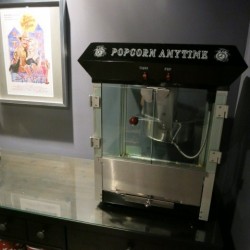 33 - Popcorn machine