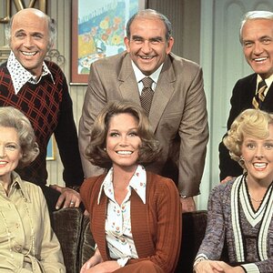 mary-tyler-moore-original-cast-5.jpg