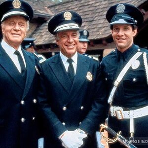 police-academy-2-their-first-assignment-lg.jpg