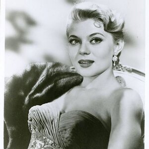 Peggie Castle 01.jpg