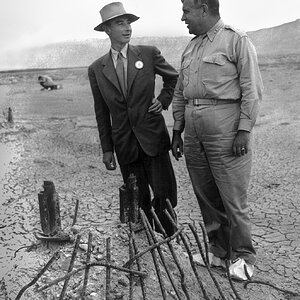 Trinity_Test_-_Oppenheimer_and_Groves_at_Ground_Zero_002.jpeg