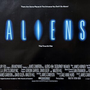 1986-Aliens-poster.jpeg