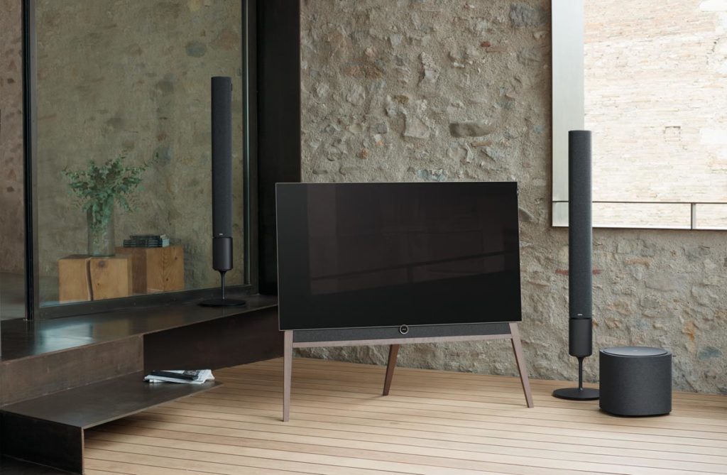loewebild5oled-3l-1024x669.jpg
